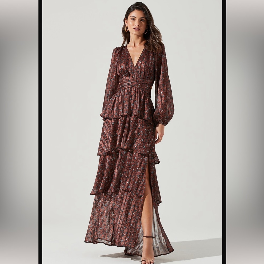 Astr the Label Anora Tiered Dress